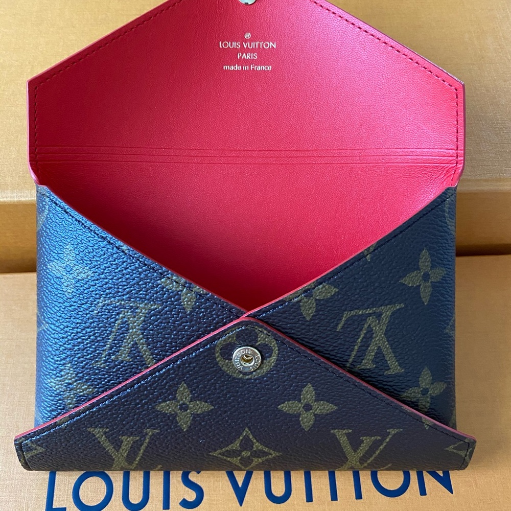 SOLD💫Louis Vuitton Medium Kirigami Pochette